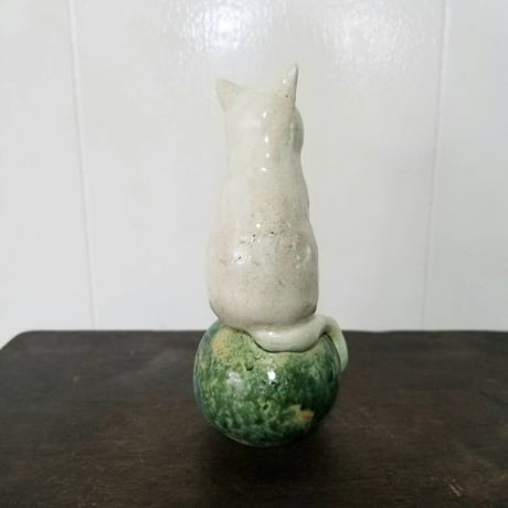 相場るい児「鯰と猫又（白）」