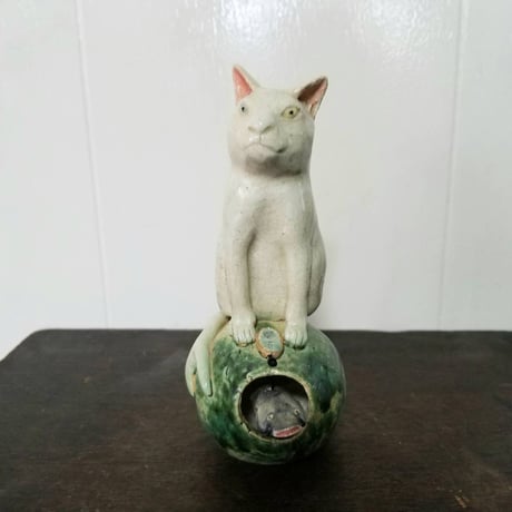 相場るい児「鯰と猫又（白）」