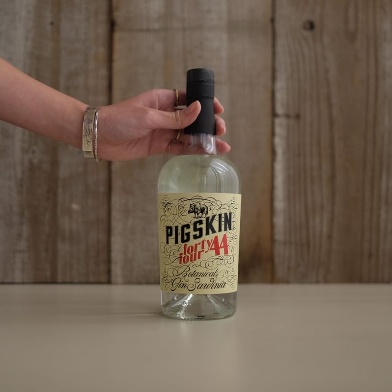 PIG SKIN GIN 44 | GIN BOTTLE SHOP