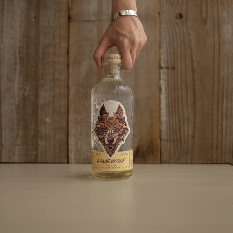 LONE WOLF PEACH & PASSION FRUIT GIN | GIN BOTTL
