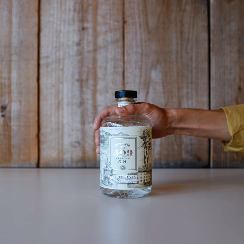 BUSS N°509 PREMIUM GIN WHITE RAIN | GIN BOTTLE