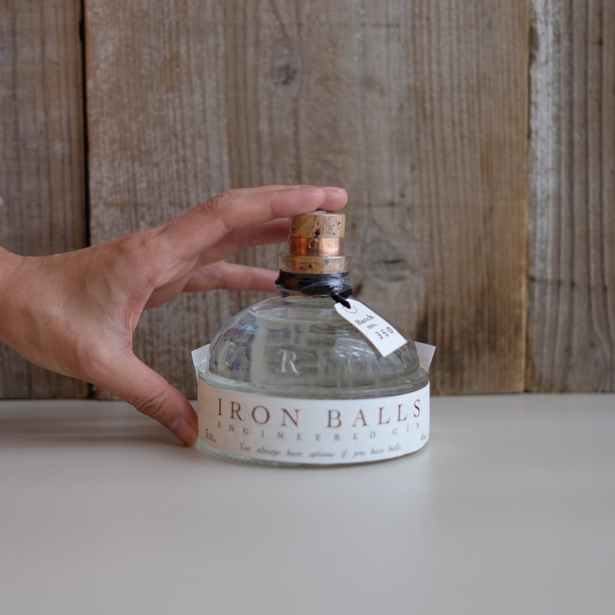 IRON BALLS GIN [330ml] | GIN BOTTLE SHOP
