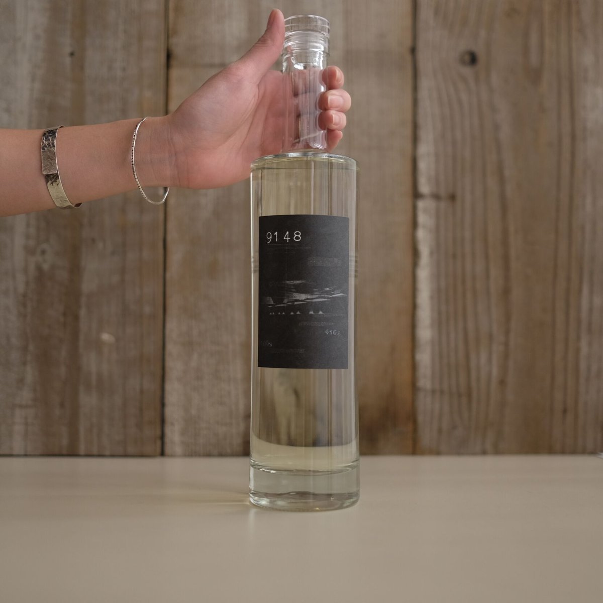 9148 No.4102 | GIN BOTTLE SHOP