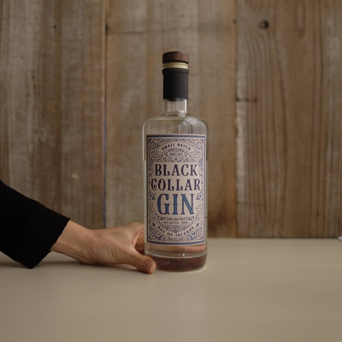 BLACK COLLAR GIN | GIN BOTTLE SHOP