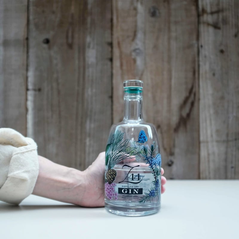 Z44 DISTILLED DRY GIN | GIN BOTTLE SHOP