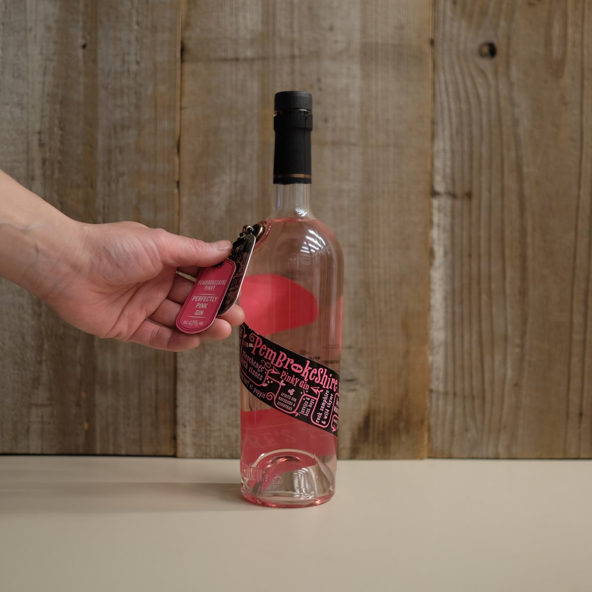 PEMBROKESHIRE PINKY GIN | GIN BOTTLE SHOP