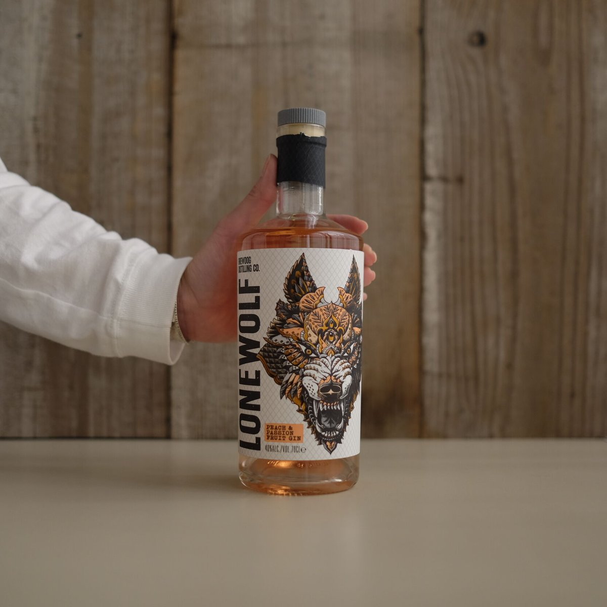 LONE WOLF PEACH & PASSION FRUIT GIN | GIN BOTTL LONE WOLF PEACH & PASSION FRUIT GIN | GIN BOTTL