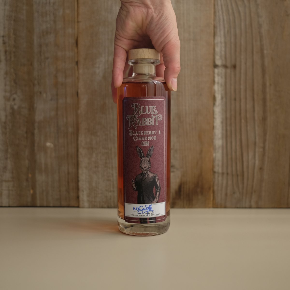 BLUE RABBIT BLACKBERRY & CINNAMON GIN | GIN BOT...