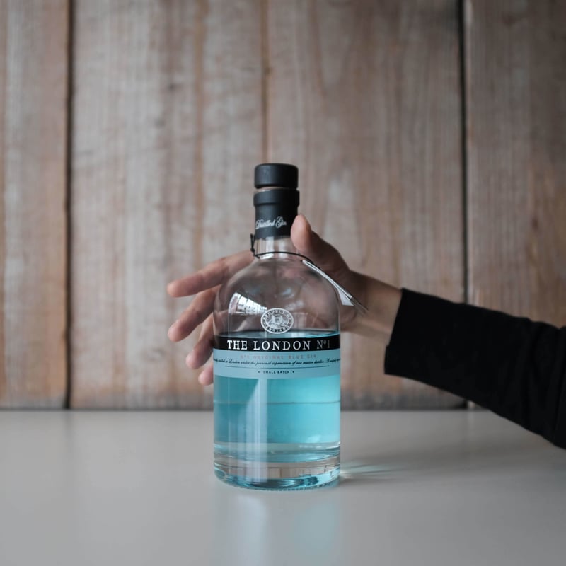 お酒】コロンボ ナンバー7 ジン 700ml 43.1度