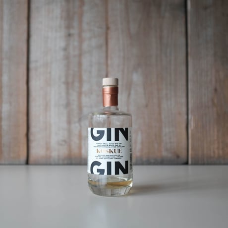 KYRÖ DARK GIN