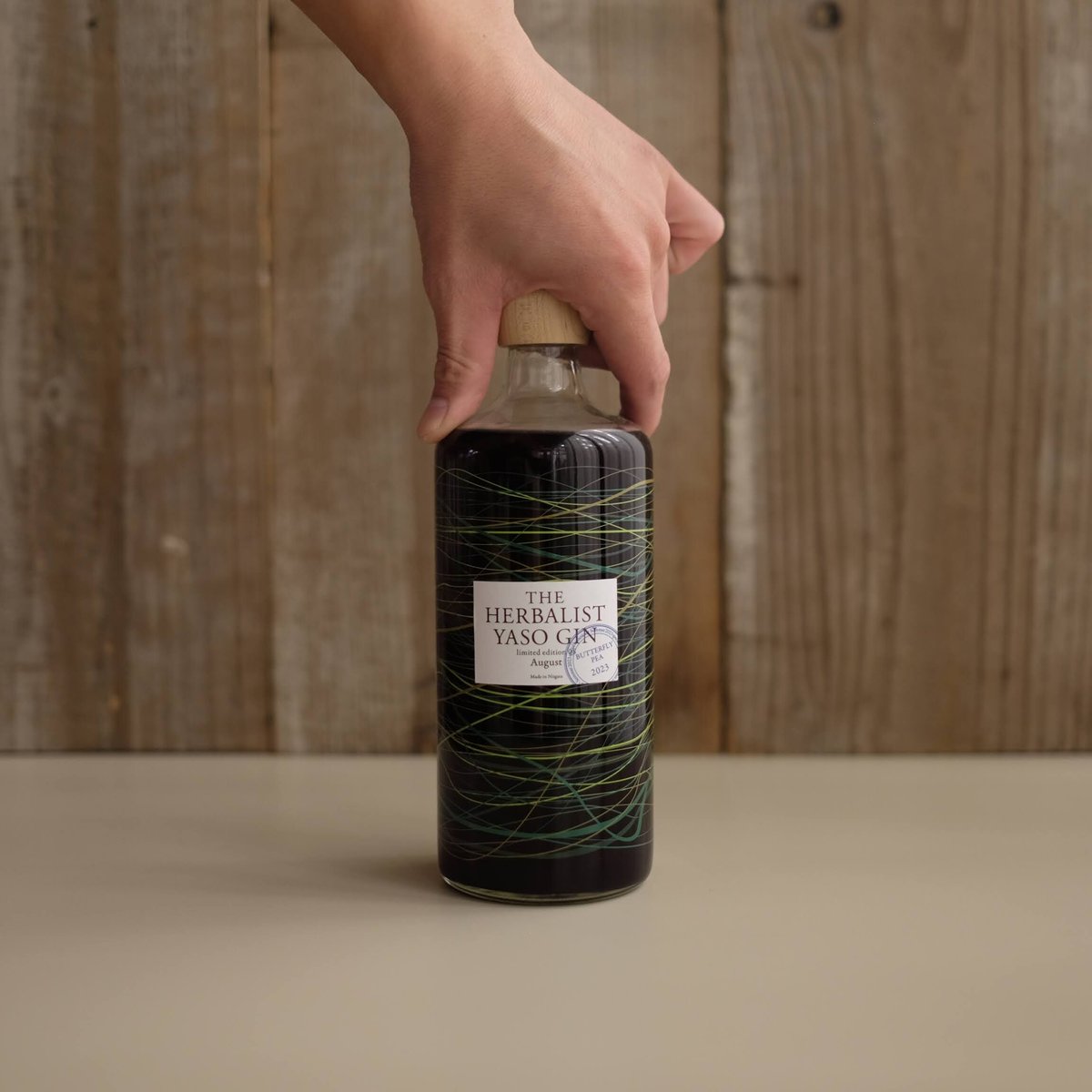 越後薬草 YASO GIN 132 limited edition 08 THE HERBALIST YASO GIN limited edition 08 バタフライピー 700ml
