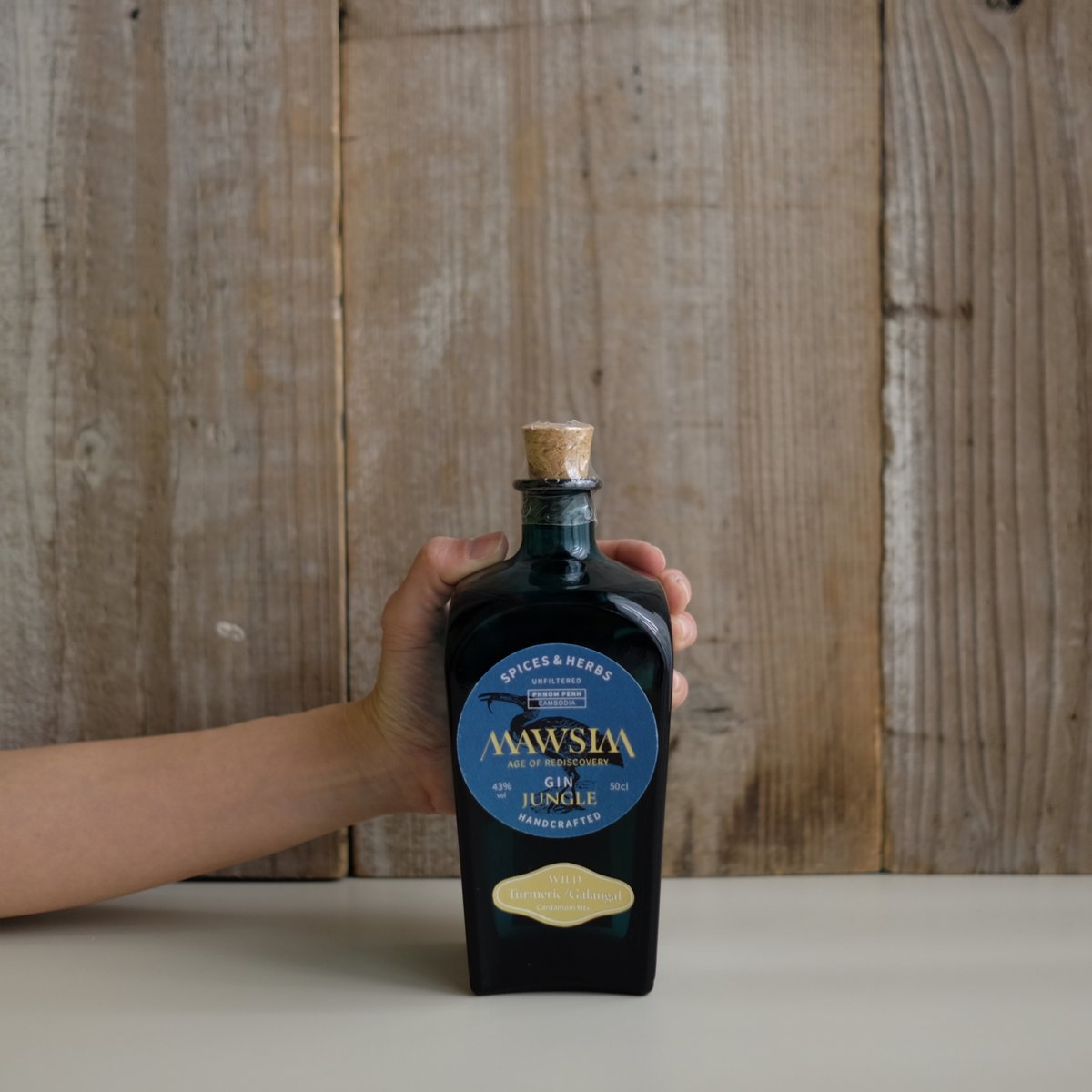 MAWSIM GIN SPICES & HERBS x JUNGLE | GIN BOTTLE