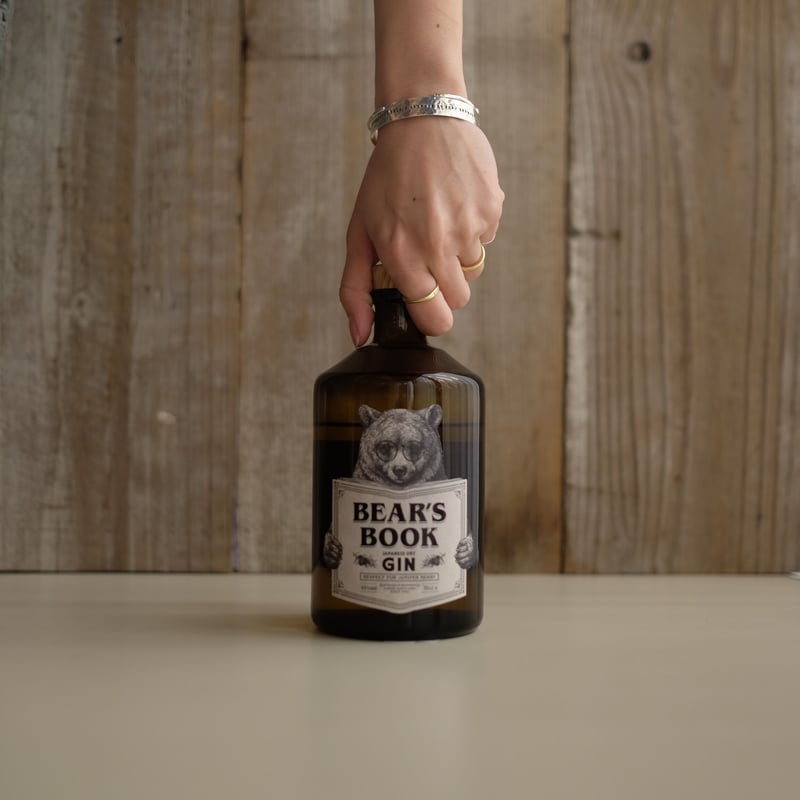 BEAR'S BOOK | GIN BOTTLE SHOP