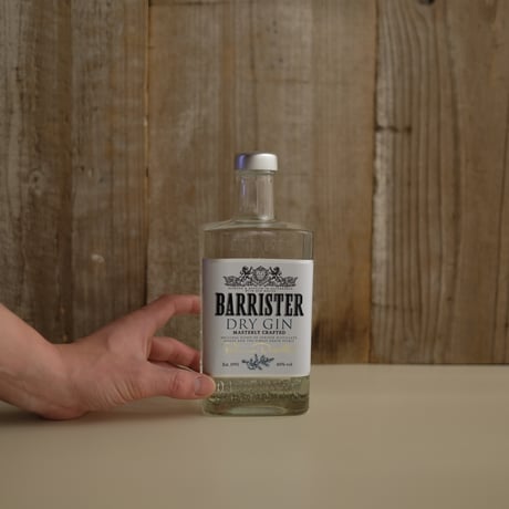 BARRISTER DRY GIN [WITH A GLASS]