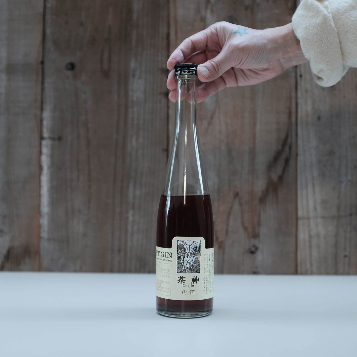 CRAFT GIN CHAJIN HORN JASMINE TEA GIN BOTTLE