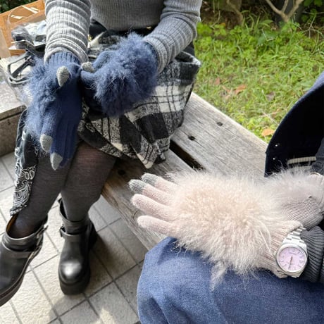 Demodee バッグチャーム ファー リボン デモデ グレー バッグアクセ 白 Demodee バッグチャーム ファー リボン デモデ グレー バッグ