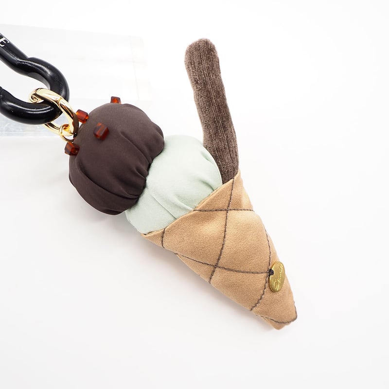 新品、未使用】 Demodee チャーム レインコートBear カナビラ