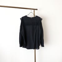 Big lace collar voluminous blouse