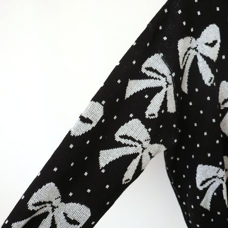 Ribbon print knit pull