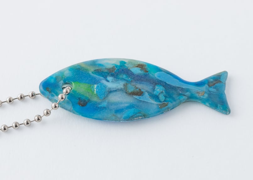 お魚キーホルダー（小）「青」 【材料回収地／鹿児島県奄美大島