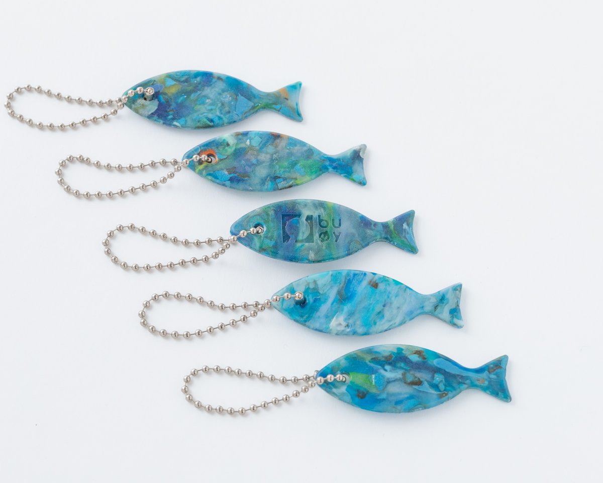 魚型キーホルダー グレーと青 fb8e1404c59aa14275bbf4a96dc10a