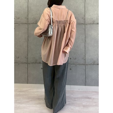 【 ROSIEE 】 後ろシャーリングシアーシャツ