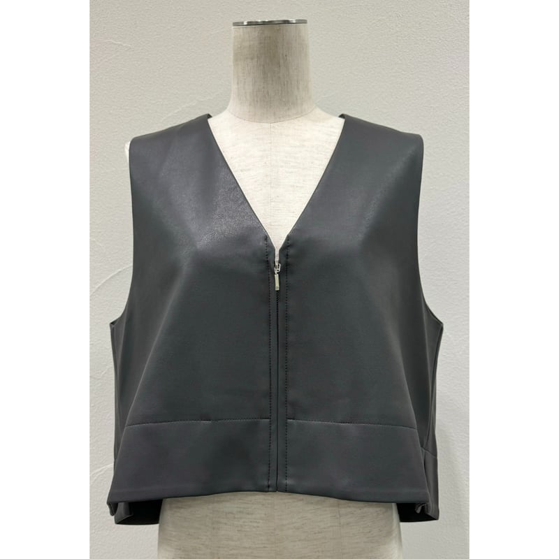 専用 CYAN TOKYO シアントーキョー.ヴィーガンレザーZIPベスト黒 専用 CYAN TOKYO シアントーキョー.ヴィーガンレザーZIPベスト黒