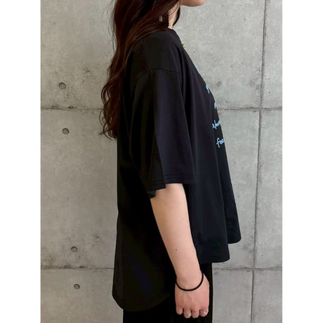 【 ROSIEE 】手書きロゴ刺繍Tシャツ