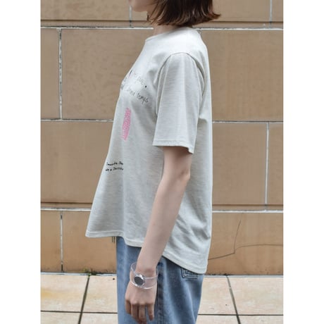 【 ROSIEE 】　レタリングプリントTシャツ