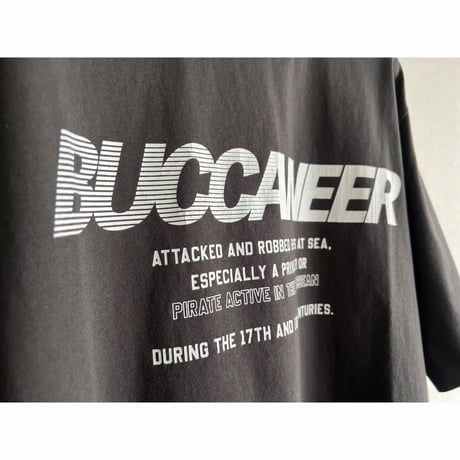 【 PRIORITY 】　クラックロゴTシャツ