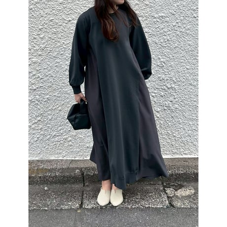 【 ROSIEE 】 後レースライン布帛ニットワンピース