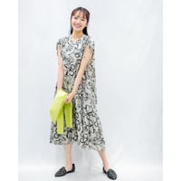 【 comme une femme 】　フラワープリント フレンチスリーブワンピース