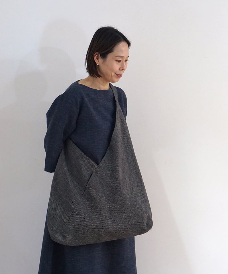 肩掛けあずま袋 綿麻タビー 黒グレー 8017B | MAKI TEXTILE STUDIO