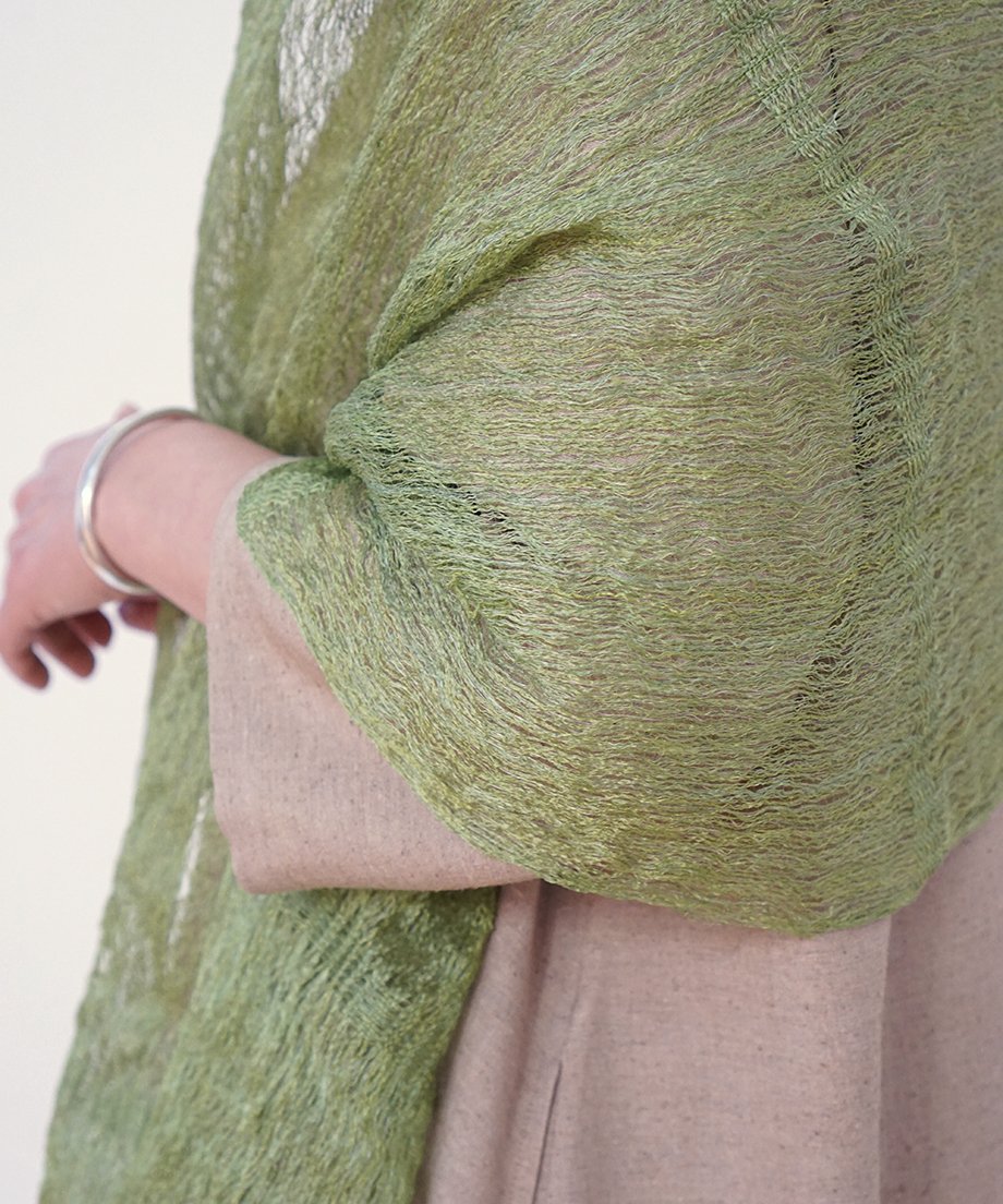 ストール ゆらぎ空羽 ずり出し 黄緑 1211YGr | MAKI TEXTILE STUD