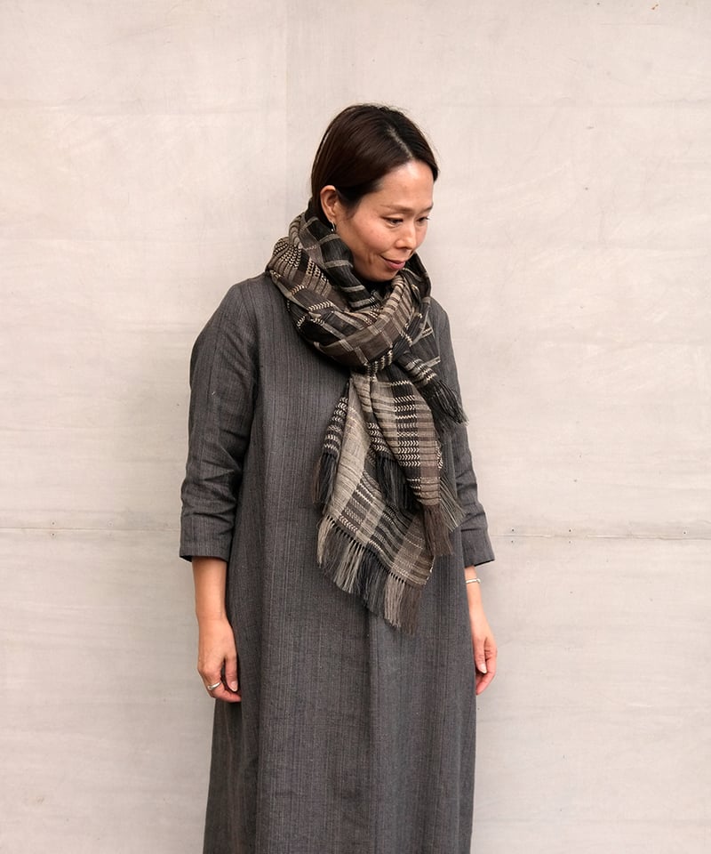 ストール シャディ 黒 2710B | MAKI TEXTILE STUDIO online ストール シャディ 黒 2710B | MAKI TEXTILE STUDIO online