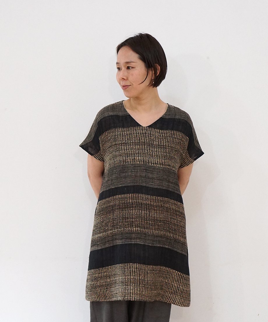 frankygrow MINORITY BROUSE ブラックブラウス frankygrow MINORITY BROUSE WOMEN | dou dou