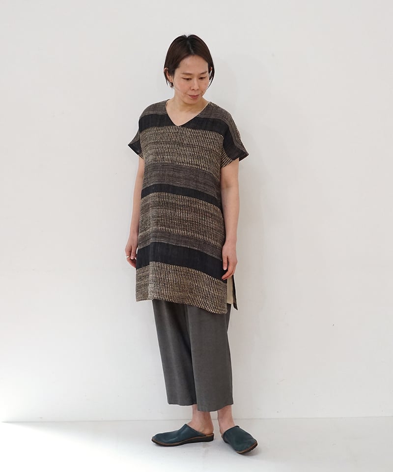 Basicks ブラック ラガーシャツ Vネック　MEGUMIさん着用 ARCG ブラックレース Vネック半袖 Tシャツ – Endless