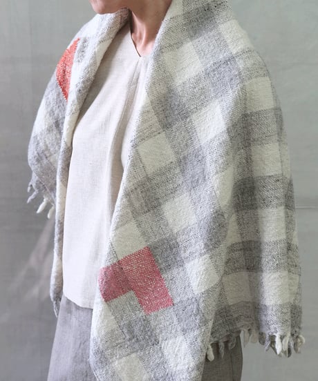 ぼんぼん かけ布 格子 白&グレー&茜 5006WG