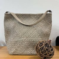 KYUKA キューカ　レザーメッシュトートバッグ　グレージュ KYUCA レザーメッシュトートバッグ | Eureka Store