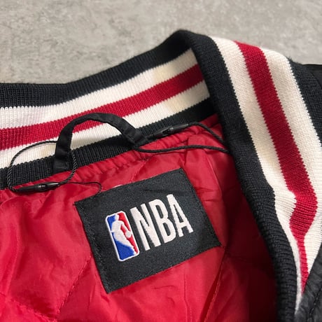 CHICAGO BULLS NO.8 ザック・ラヴィーン（Zach L