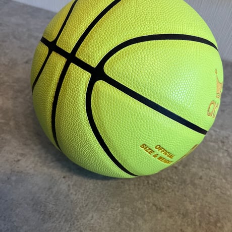 【snsで話題沸騰】暗闇で光るバスケットボール　glow in the dark　basketball