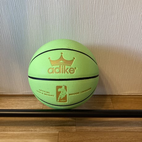 【snsで話題沸騰】暗闇で光るバスケットボール　glow in the dark　basketball