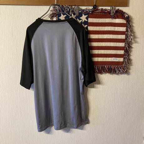 ラグランスリーブ　プレイ　Tシャツ　グレー×ブラック