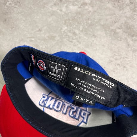 adidas NBA デトロイト・ピストンズ 刺繍キャップ