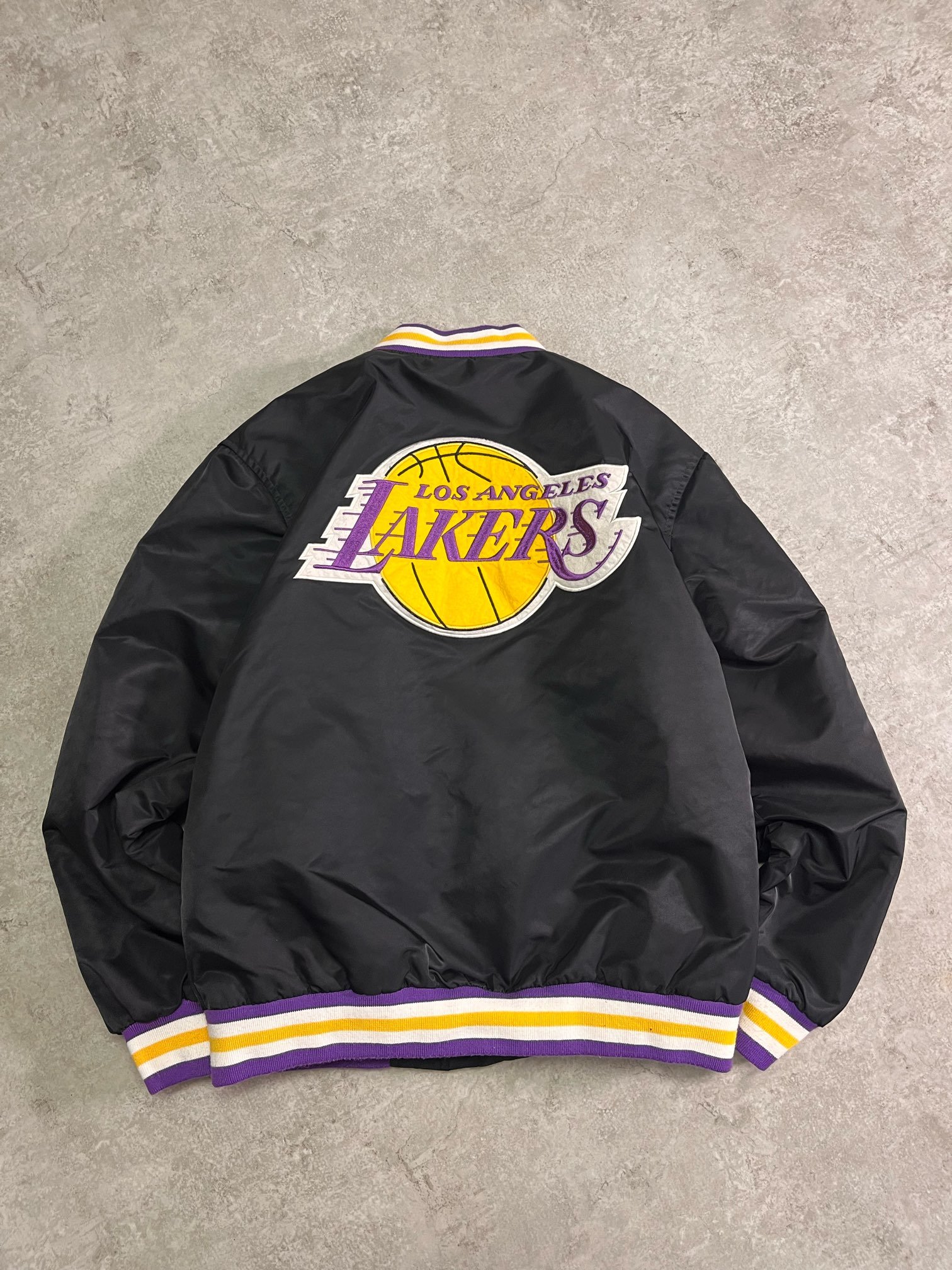 NBA ロサンゼルス・レイカーズ レブロン・ジェームズ #23 スタジャン