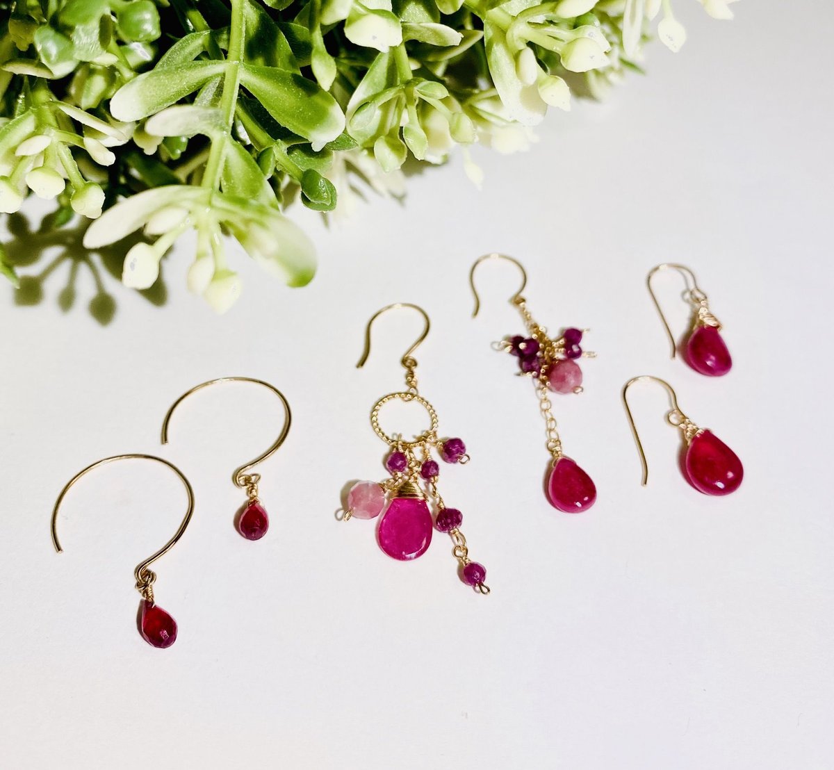1点作品☺︎ 天然（無加工）ルビーピアス　イヤリングに変更可能☺︎ 瑞々しく艶やかなプレーンのルビーピアス | art*craft