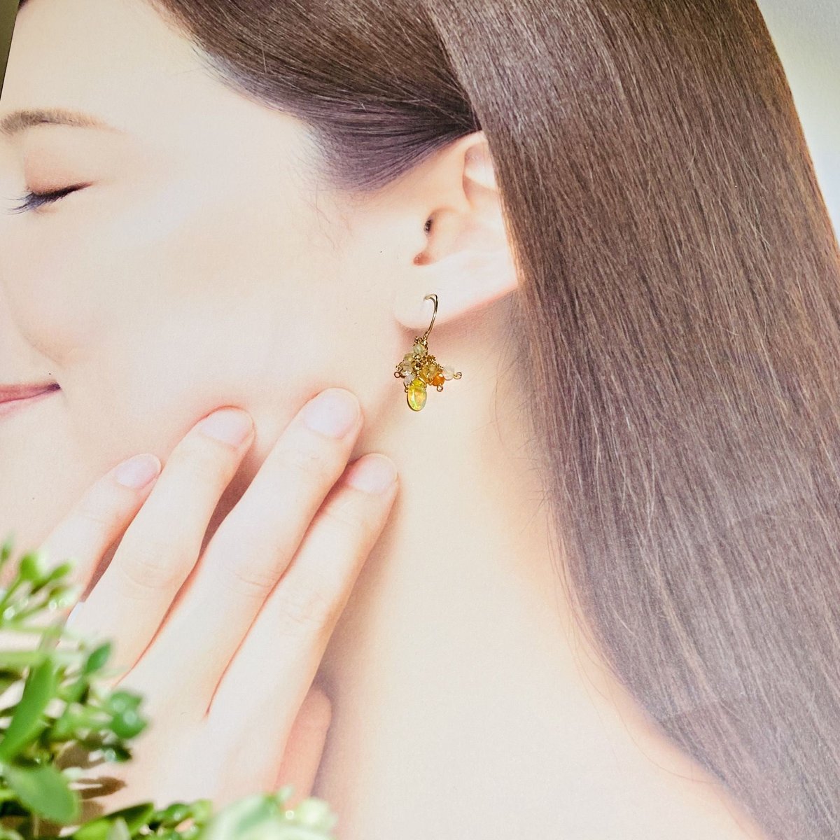 遊色効果が美しい 雫をちりばめたオパールのピアス | art*craft