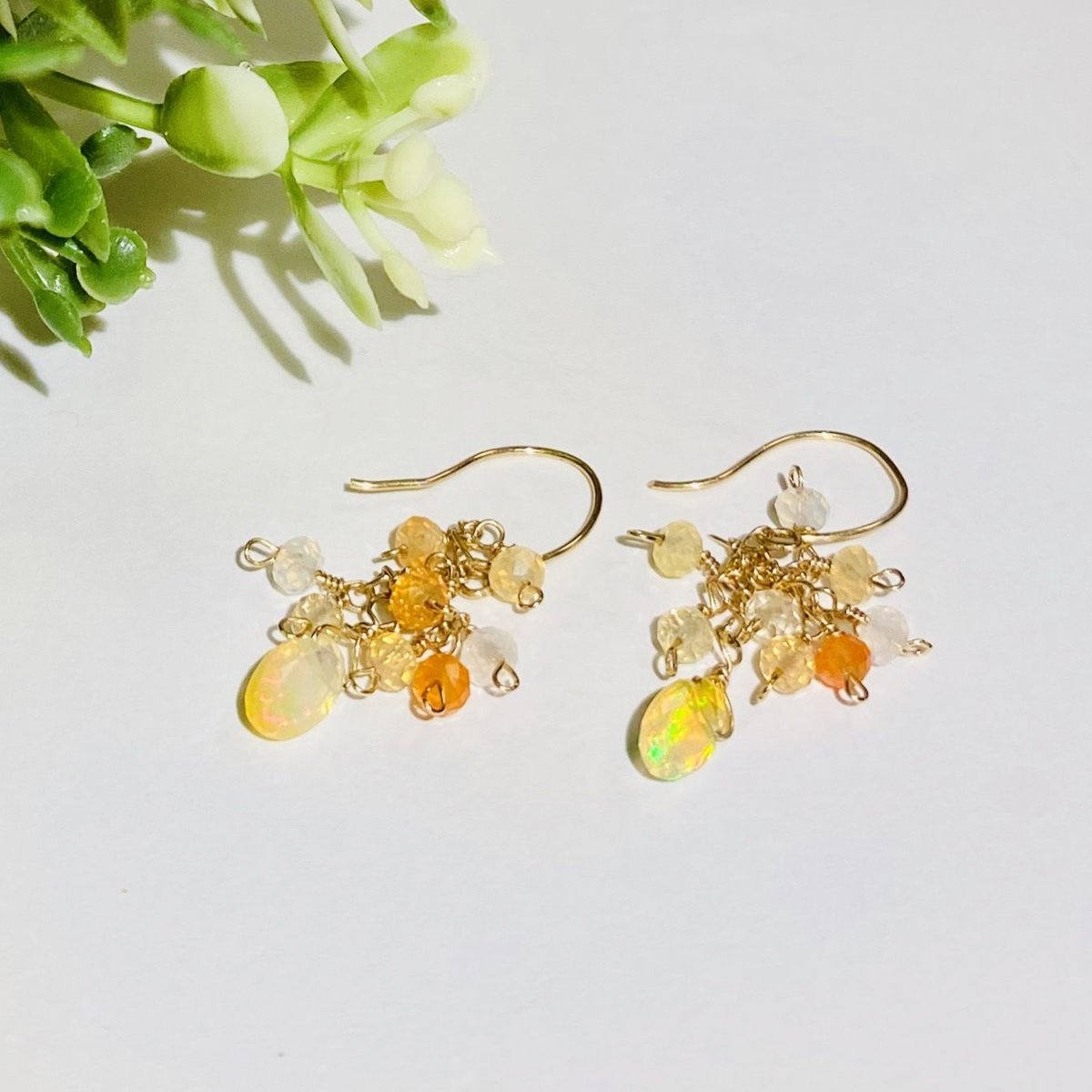 遊色効果が美しい 雫をちりばめたオパールのピアス | art*craft