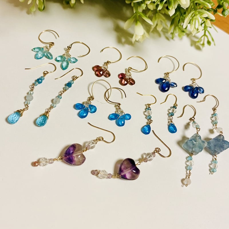 金平糖みたいなブルーフローライトのピアス | art*craft