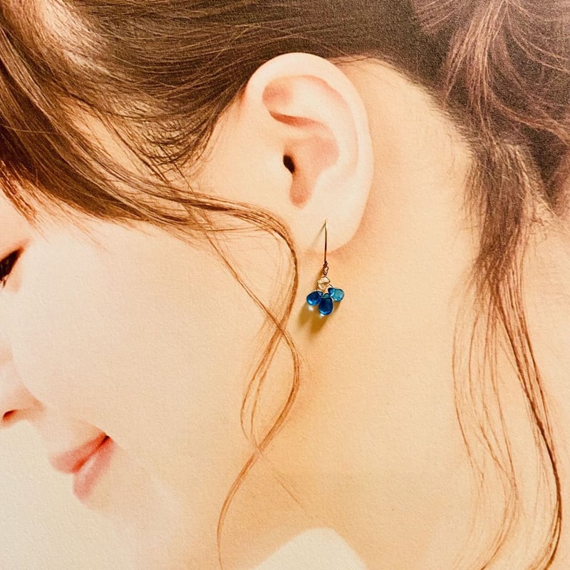 蝶デザイン ブルーアパタイトのピアス | art*craft